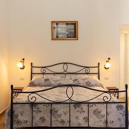 B&B Palazzo Sersale Napoli Buitenkant foto