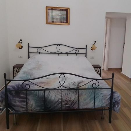 B&B Palazzo Sersale Napoli Buitenkant foto