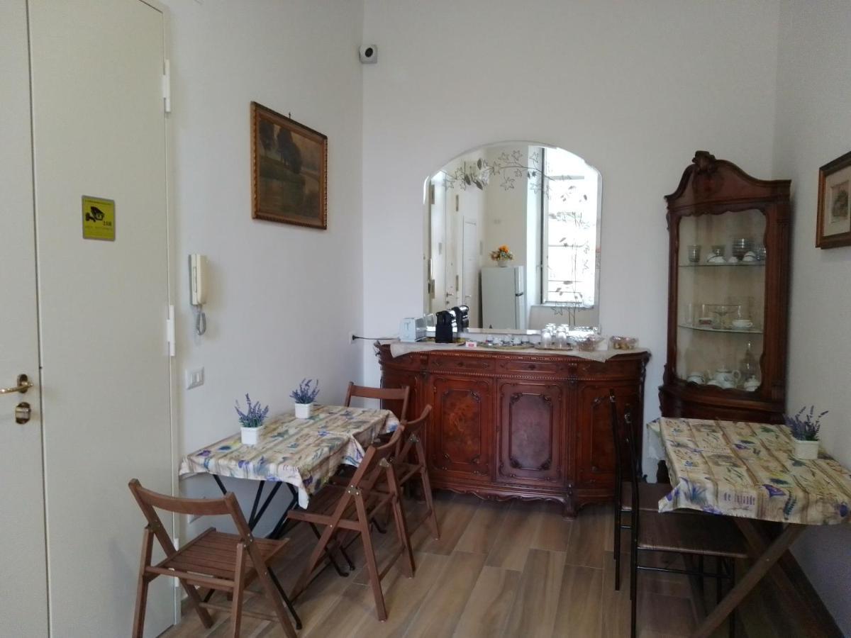 B&B Palazzo Sersale Napoli Buitenkant foto