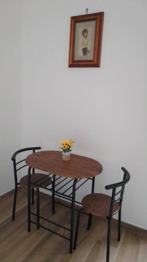B&B Palazzo Sersale Napoli Buitenkant foto