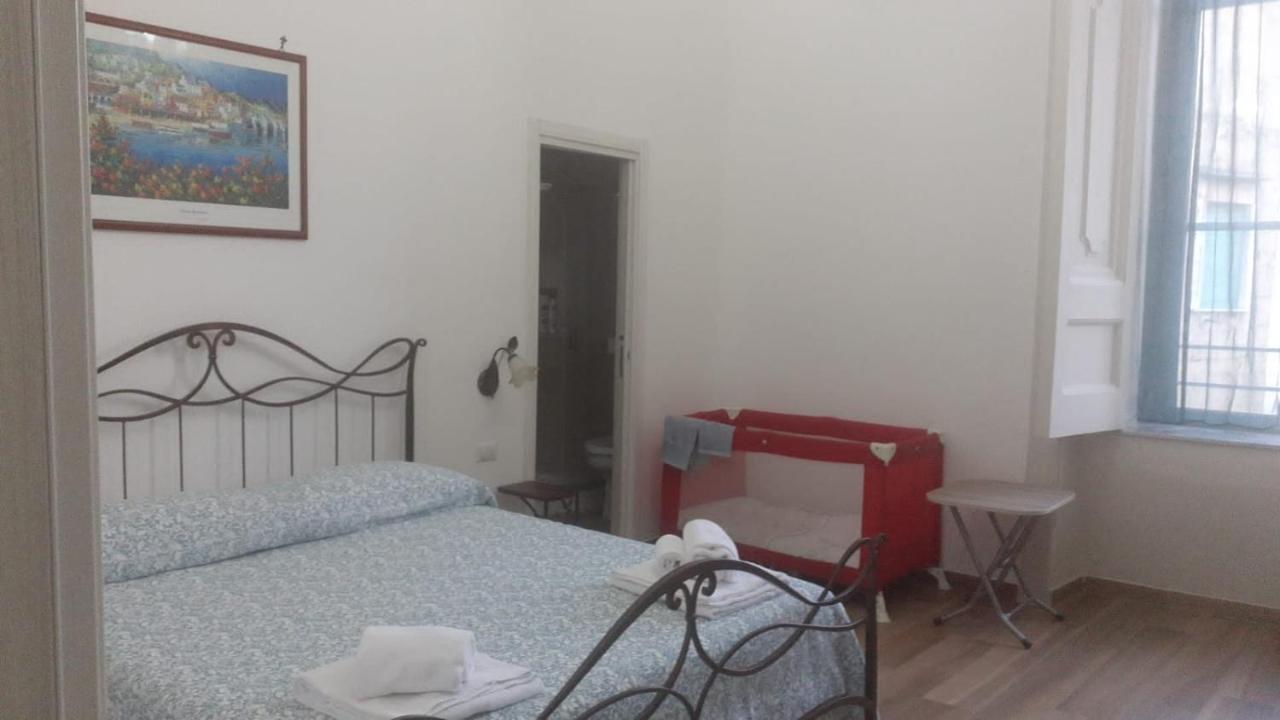 B&B Palazzo Sersale Napoli Buitenkant foto