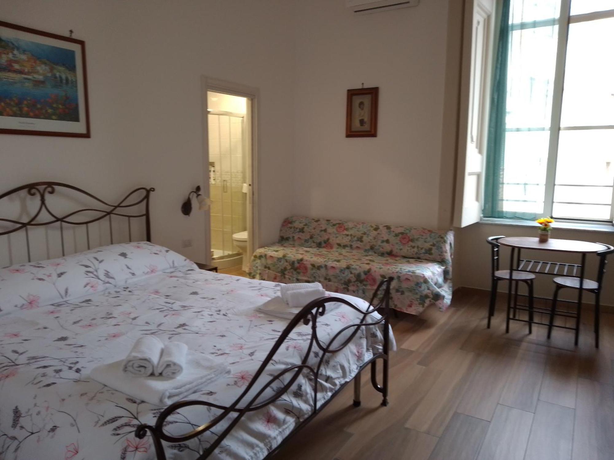 B&B Palazzo Sersale Napoli Buitenkant foto