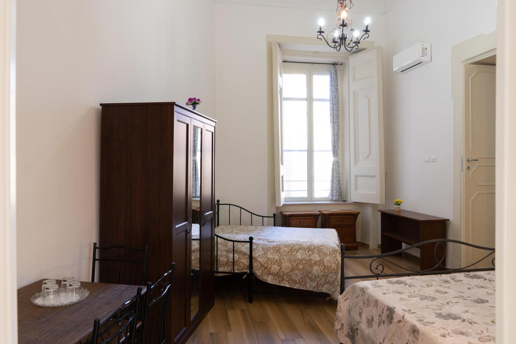 B&B Palazzo Sersale Napoli Buitenkant foto
