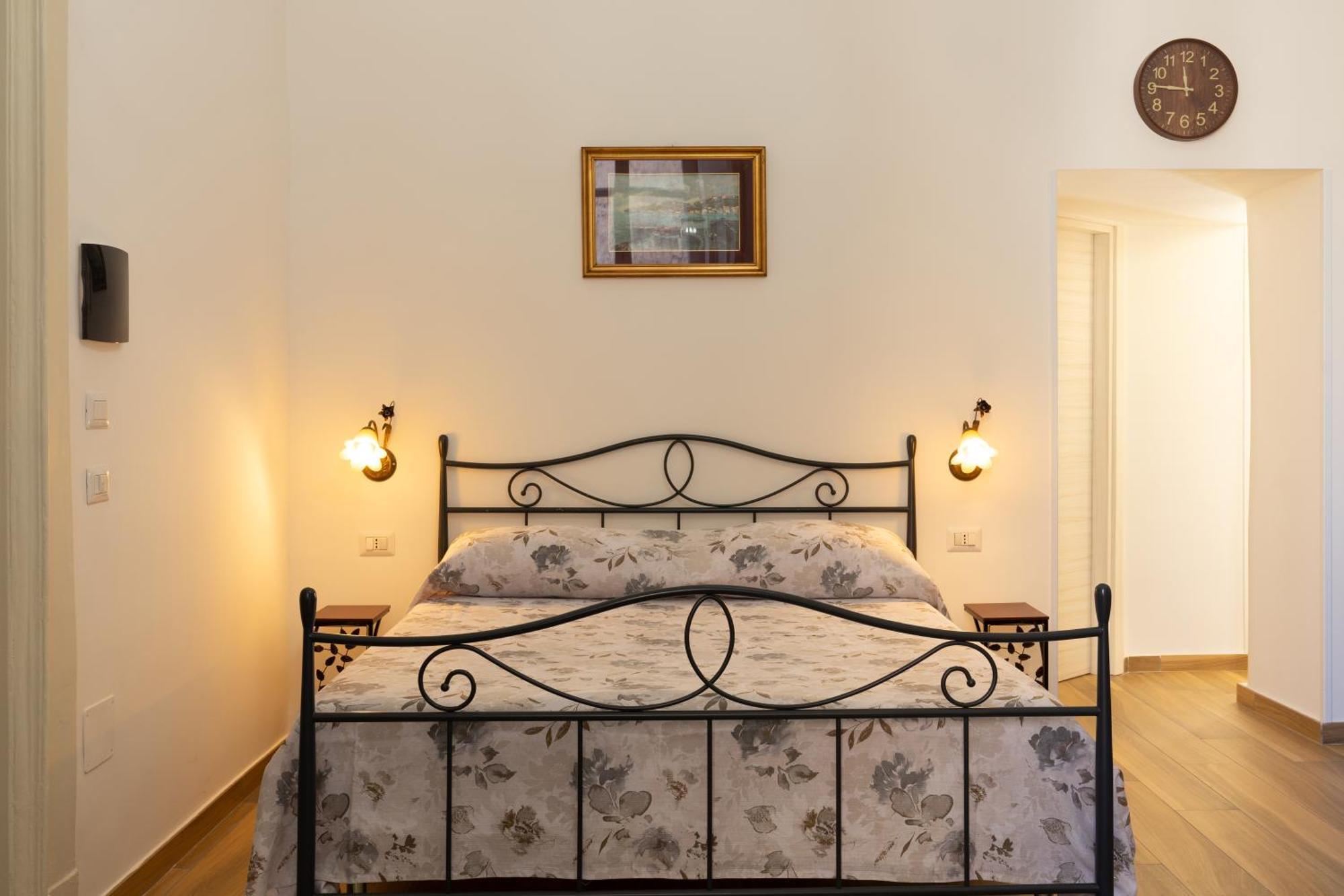 B&B Palazzo Sersale Napoli Buitenkant foto
