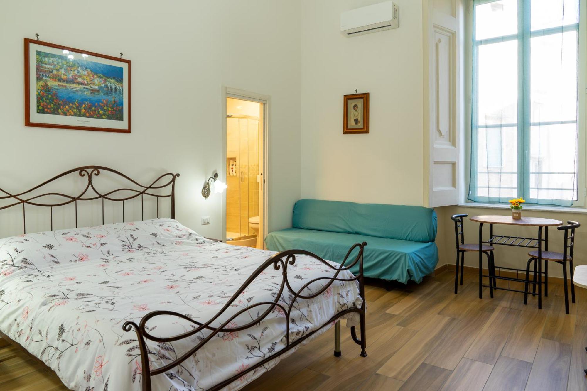 B&B Palazzo Sersale Napoli Buitenkant foto