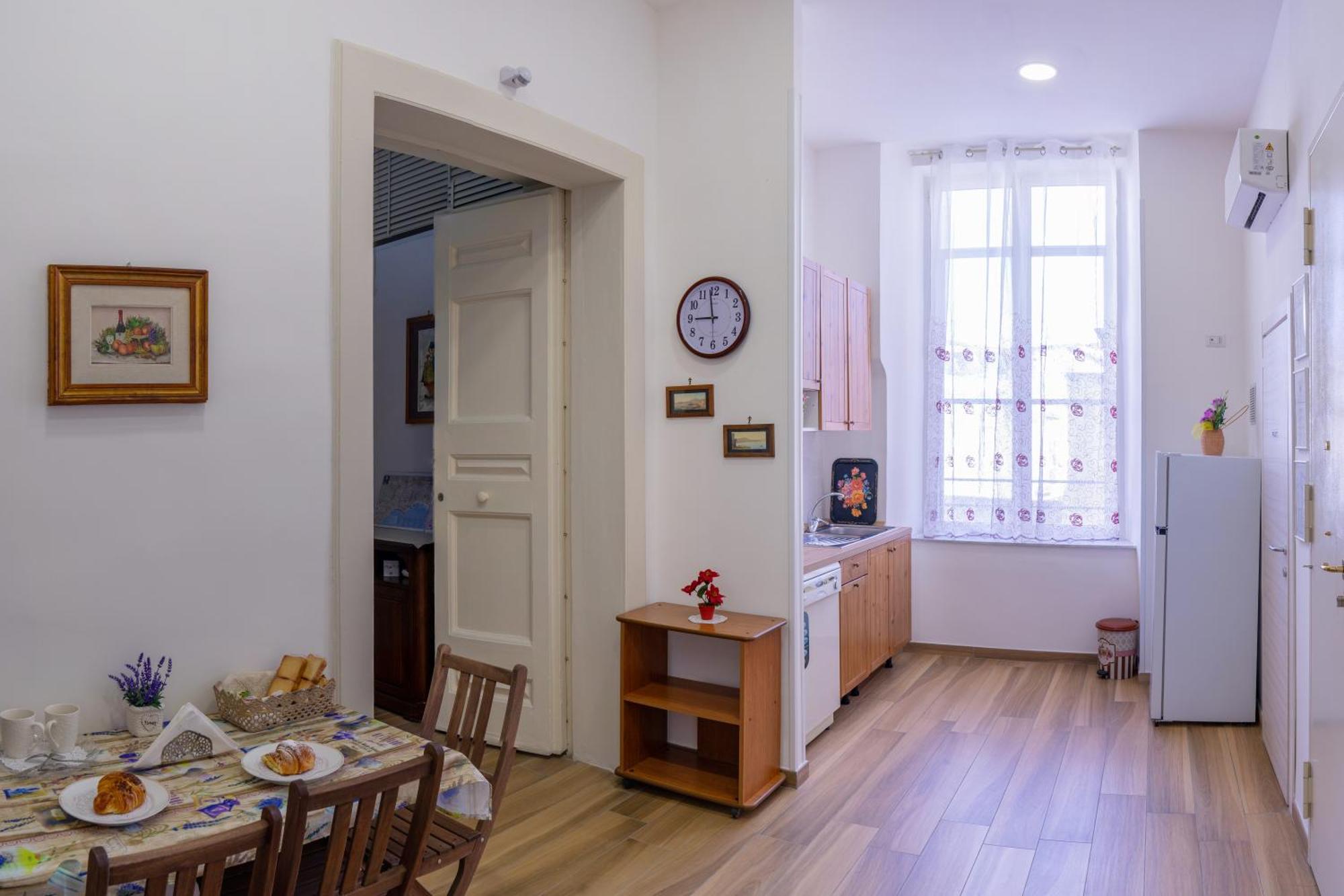 B&B Palazzo Sersale Napoli Buitenkant foto