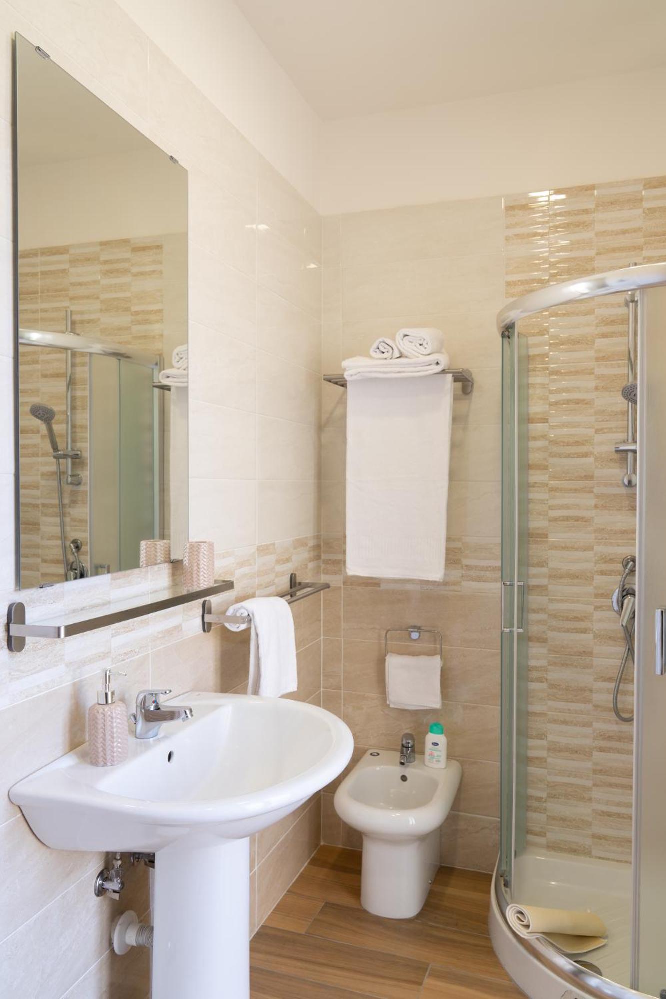 B&B Palazzo Sersale Napoli Buitenkant foto